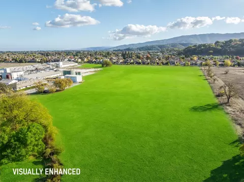 1180 Day Rd, Gilroy, CA 95020
