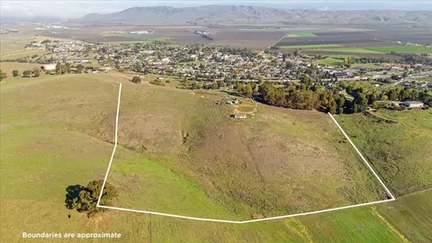 15 Stephens Dr, San Juan Bautista, CA 95045
