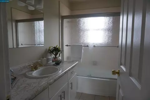 Bath - 44 Anson Way, Kensington, CA 94707 photo 2 of 2