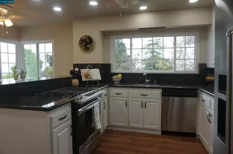 Kitchen - 44 Anson Way, Kensington, CA 94707 photo 3 of 3