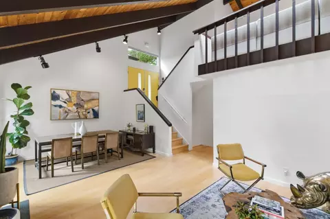 2343 Arrowhead Dr, Oakland, CA 94611