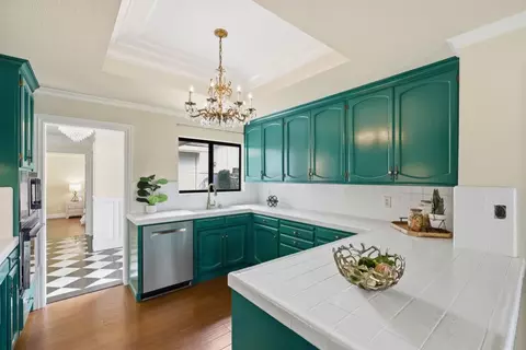 Kitchen - 660 Helen Dr, Hollister, CA 95023 photo 2 of 2