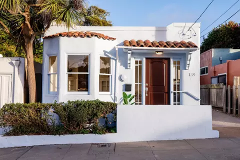 139 Carmel Ave, Pacific Grove, CA 93950