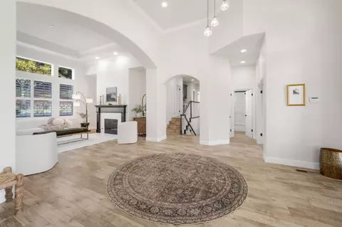 Entry Way - 2360 Sunflower Cir, Gilroy, CA 95020 photo 3 of 4