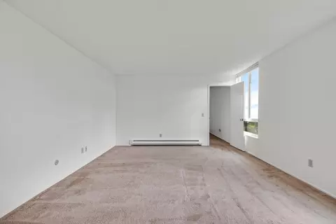 Bedroom - 320 Vallejo Dr 18, Millbrae, CA 94030 photo 1 of 4