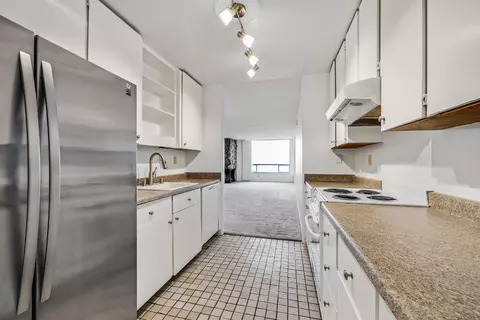 Kitchen - 320 Vallejo Dr 18, Millbrae, CA 94030 photo 2 of 2