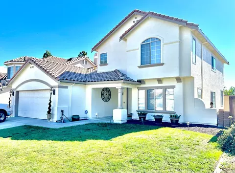 1243 De Cunha Ct, Salinas, CA 93906