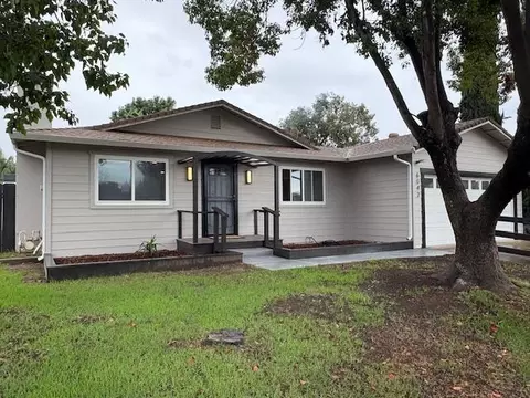 6042 Coad Ln, Riverbank, CA 95367