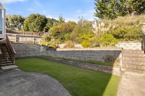 Exterior - 1020 Everglades Dr, Pacifica, CA 94044 photo 3 of 4
