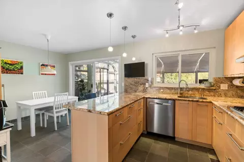 Kitchen - 1020 Everglades Dr, Pacifica, CA 94044 photo 1 of 4