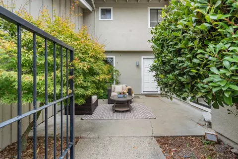 30 Donnas Ln, Hollister, CA 95023