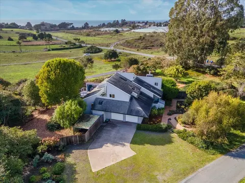 21 Crest Ln, La Selva Beach, CA 95076
