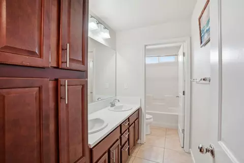 Bath - 665 Molera Ave, Soledad, CA 93960 photo 3 of 3