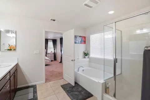Bath - 665 Molera Ave, Soledad, CA 93960 photo 1 of 3