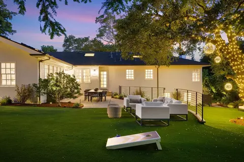 130 Stonehedge Rd, Hillsborough, CA 94010