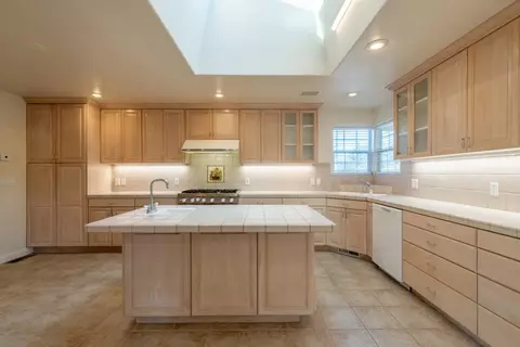 140 John St, Monterey, CA 93940 photo 4