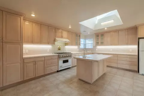 140 John St, Monterey, CA 93940 photo 3