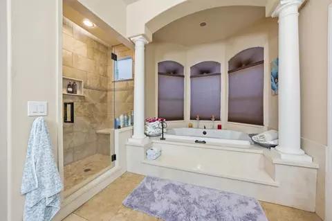 Bath - 2000 Wellington Dr, Milpitas, CA 95035 photo 2 of 6