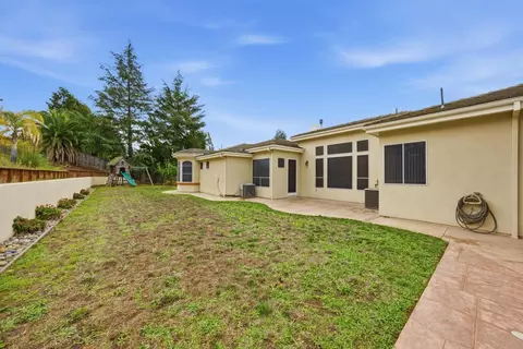Exterior - 2000 Wellington Dr, Milpitas, CA 95035 photo 6 of 12