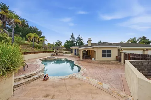 Exterior - 2000 Wellington Dr, Milpitas, CA 95035 photo 11 of 12