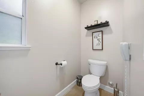 Bath - 2000 Wellington Dr, Milpitas, CA 95035 photo 3 of 6