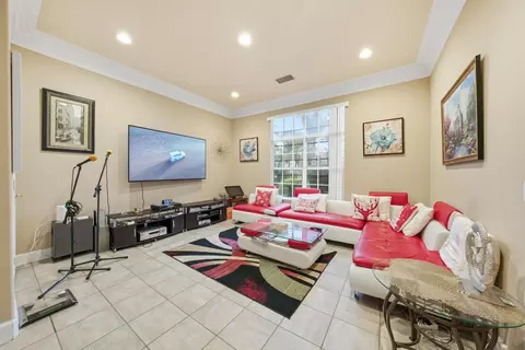 Living - 2000 Wellington Dr, Milpitas, CA 95035 photo 4 of 4