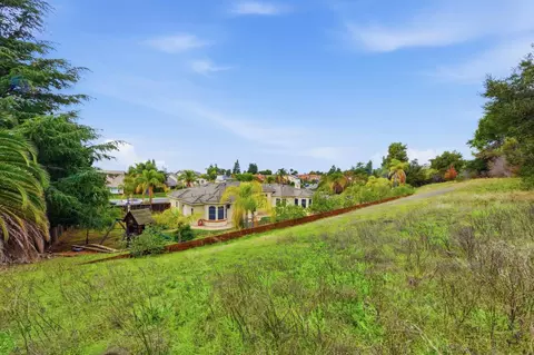 Exterior - 2000 Wellington Dr, Milpitas, CA 95035 photo 8 of 12