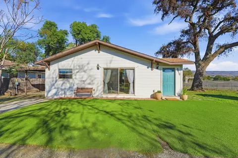 9610 Monterey Rd, Morgan Hill, CA 95037