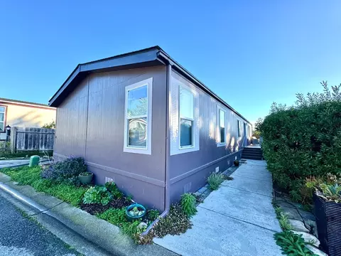 37 Oceanview Ave 37, Half Moon Bay, CA 94019