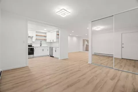 Living - 1033 Crestview Dr 207, Mountain View, CA 94040 photo 1 of 7