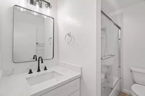 Bath - 1033 Crestview Dr 207, Mountain View, CA 94040 photo 1 of 4