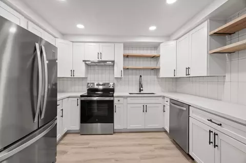 1033 Crestview Dr 207, Mountain View, CA 94040