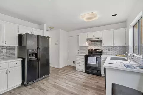 Kitchen - 521 SW Leamon St, Tracy, CA 95376 photo 3 of 3