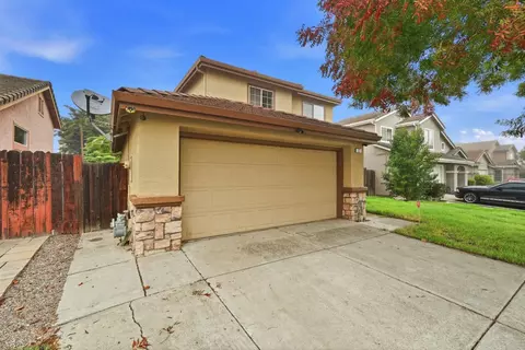 Exterior - 521 SW Leamon St, Tracy, CA 95376 photo 2 of 8