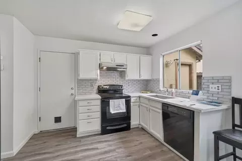 Kitchen - 521 SW Leamon St, Tracy, CA 95376 photo 2 of 3