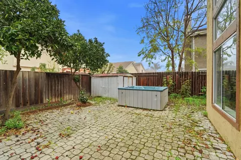 Exterior - 521 SW Leamon St, Tracy, CA 95376 photo 5 of 8