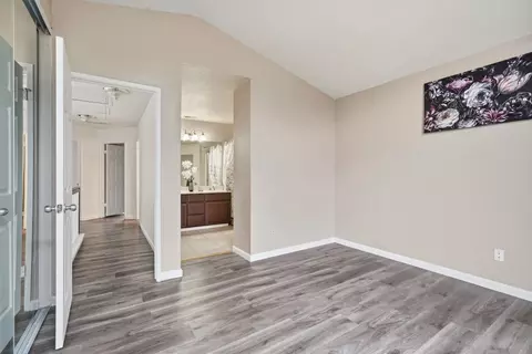 Entry Way - 521 SW Leamon St, Tracy, CA 95376 photo 4 of 4