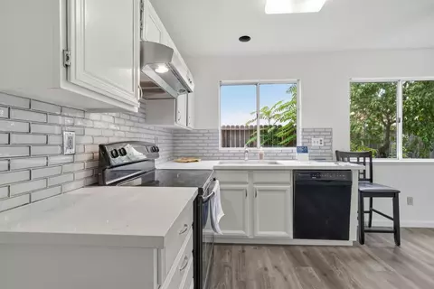 Kitchen - 521 SW Leamon St, Tracy, CA 95376 photo 1 of 3