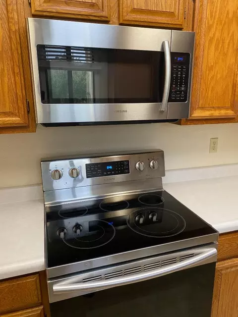 Kitchen - 1051 Padre Dr 7, Salinas, CA 93901 photo 3 of 5