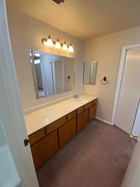 Bath - 1051 Padre Dr 7, Salinas, CA 93901 photo 1 of 2