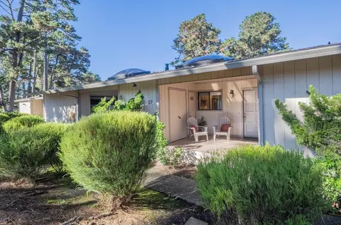 250 Forest Ridge Rd 27, Monterey, CA 93940