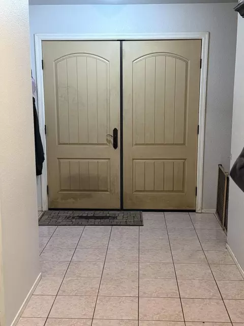 Entry Way - 1265 Brentwood Ave, Gustine, CA 95322 photo 1 of 5