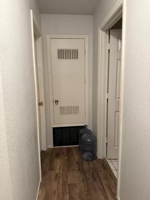 Entry Way - 1265 Brentwood Ave, Gustine, CA 95322 photo 5 of 5