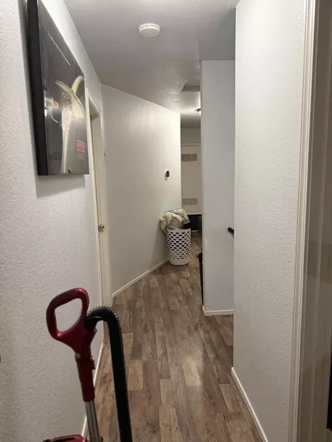 Entry Way - 1265 Brentwood Ave, Gustine, CA 95322 photo 4 of 5