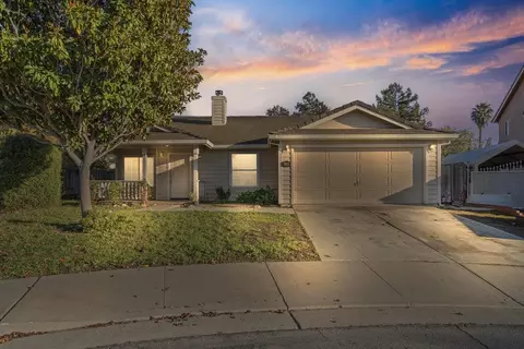 2199 Raleigh Cir, Hollister, CA 95023