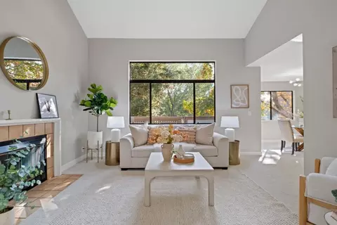 1327 Pebble Ct, San Jose, CA 95131