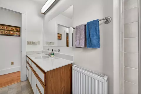 Bath - 2815 Capitola Ave, Soquel, CA 95073 photo 2 of 2