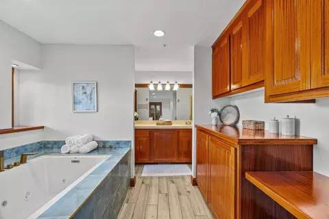 Bath - 803 Cresta Vista Way, Aptos, CA 95003 photo 3 of 7