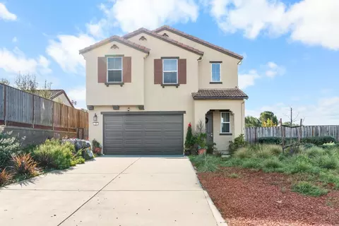 390 Tanoak St, Hollister, CA 95023