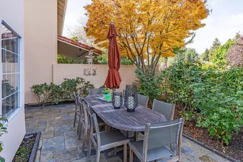 1190 Maria Privada, Mountain View, CA 94040 photo 32